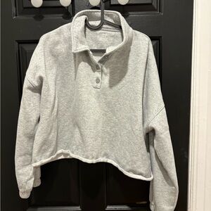 CROPPED SWEATSHIRT